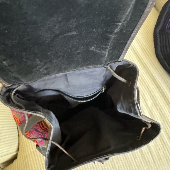 Leather backpack - Picture 2 of 5